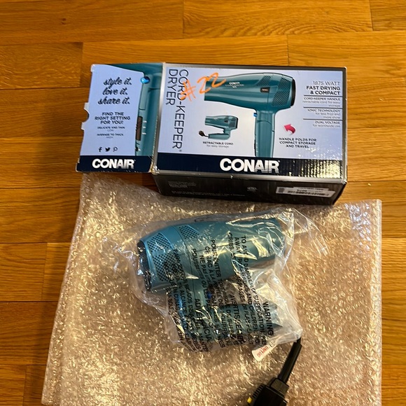 Conair Cord-Keeper Travel Size Folding Ionic Retractable Cord Hair Dryer - Picture 7 of 9